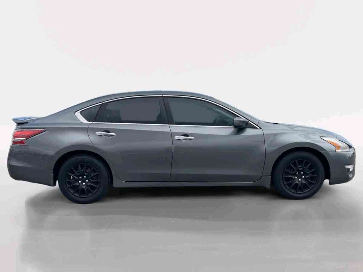 2015  Nissan Altima S - Las Vegas, Nevada - FleaMarketBay