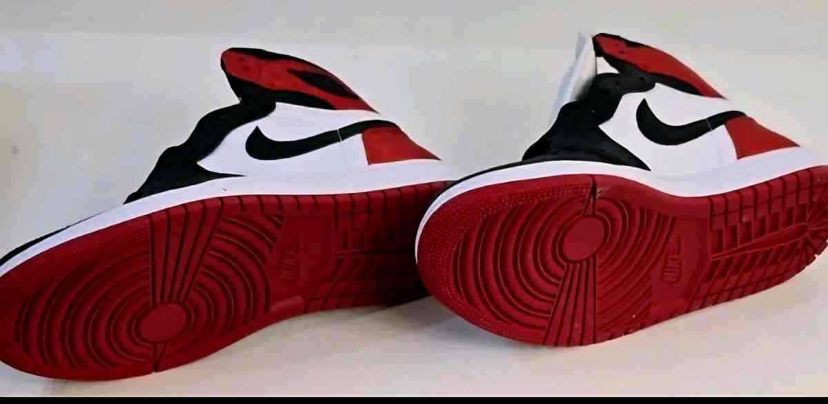 Size 85  Air Jordan 1 Retro High Satin Black Toe W - Broadview, Illinois - FleaMarketBay