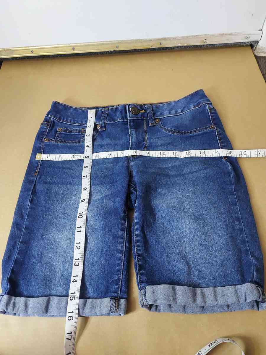 SO Denim Bermuda Short Size 7 - Atlanta, Georgia - FleaMarketBay