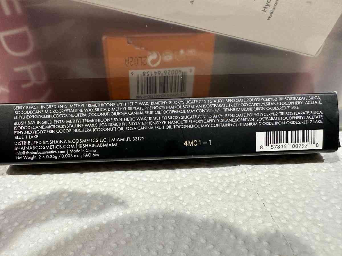 Shaina B Lip Liners - Round Lake, Illinois - FleaMarketBay