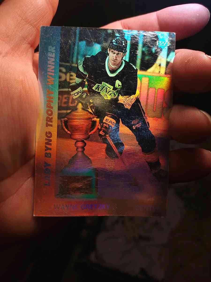 Wayne Gretzky Holographic Card  2 Available