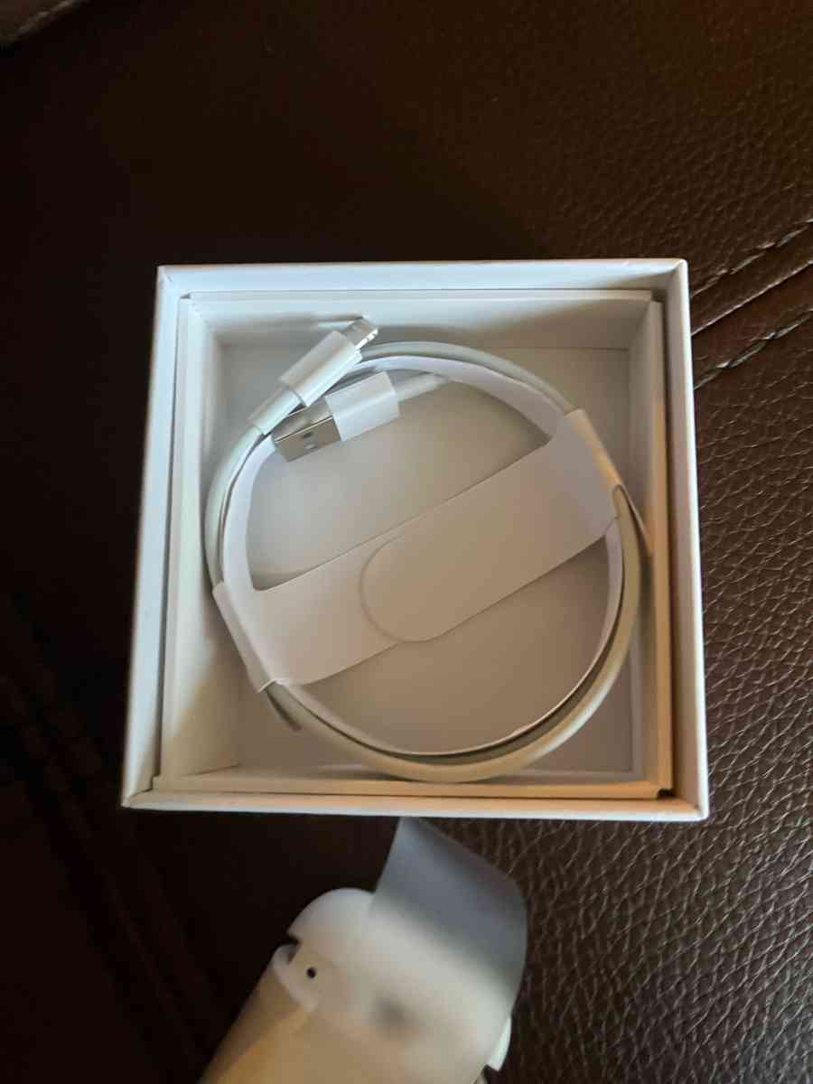 AirPods 2s - Kalamazoo, Michigan - FleaMarketBay