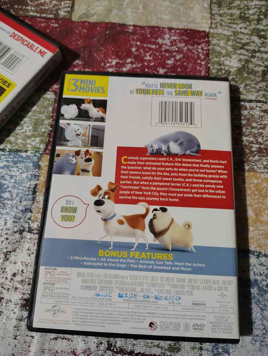 Secret Life of Pets 1 and 2 bundle - Scottsburg, Indiana - FleaMarketBay