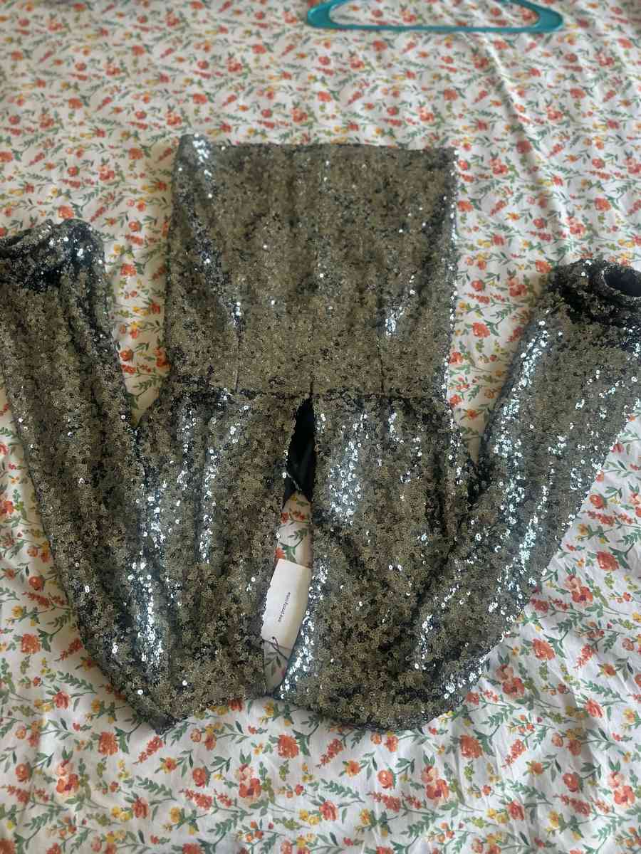 Silver long sleeve short dress party wear - Columbia, South Carolina - FleaMarketBay