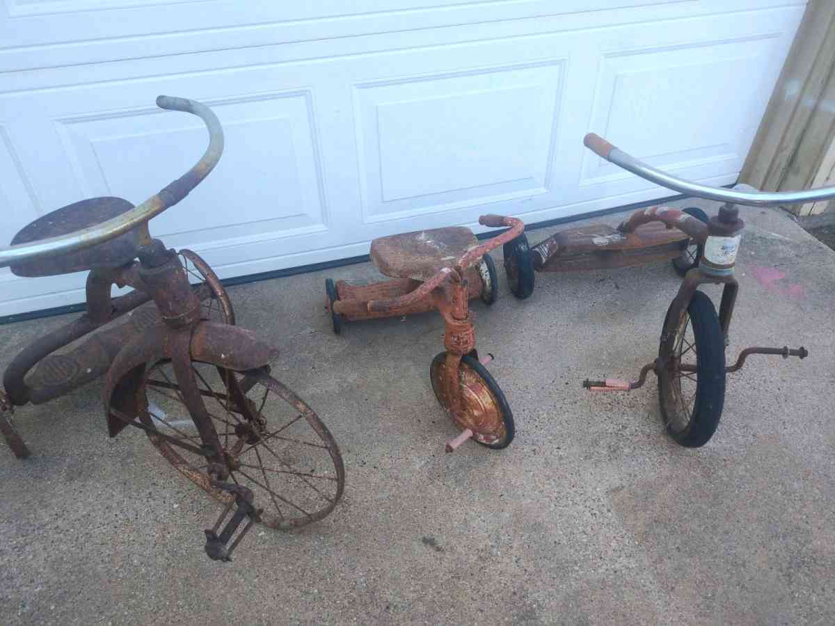 antique tricycle and a antique grape soda cooler - San Angelo, Texas - FleaMarketBay