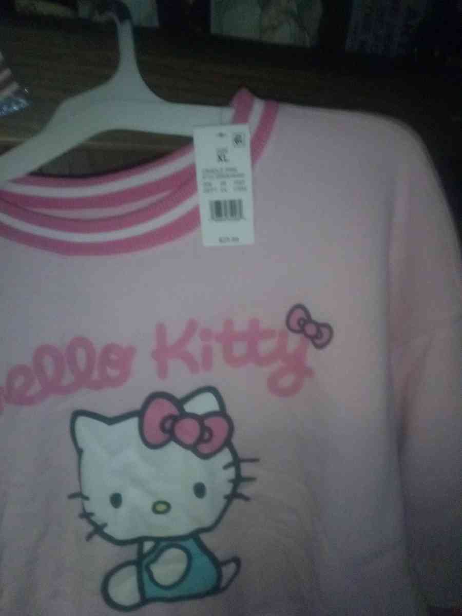 hello Kitty sweatshirt - Barstow, California - FleaMarketBay