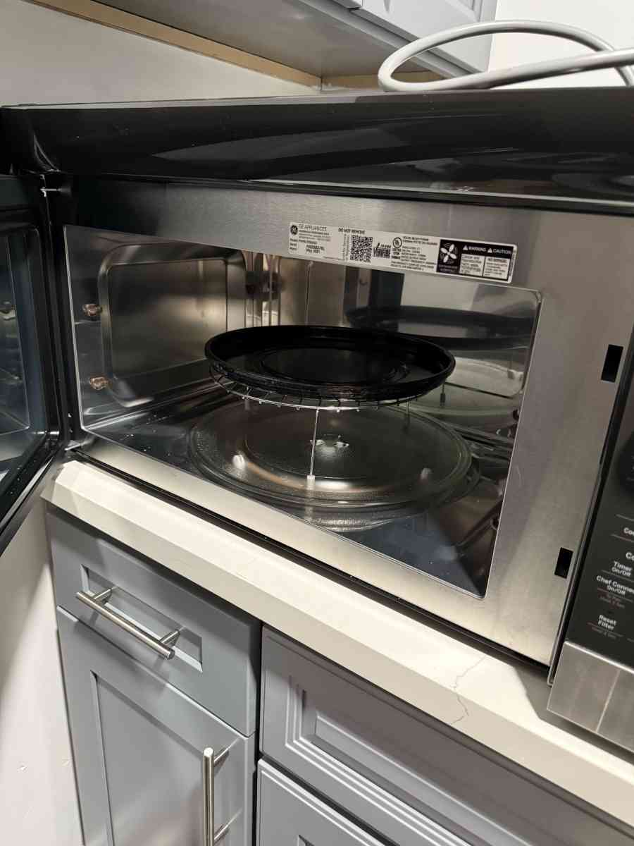 Brand new microwave oven - Fontana, California - FleaMarketBay