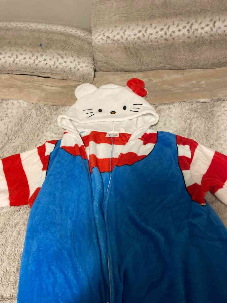 Hello kitty Onsie size medium - Yukon, Oklahoma