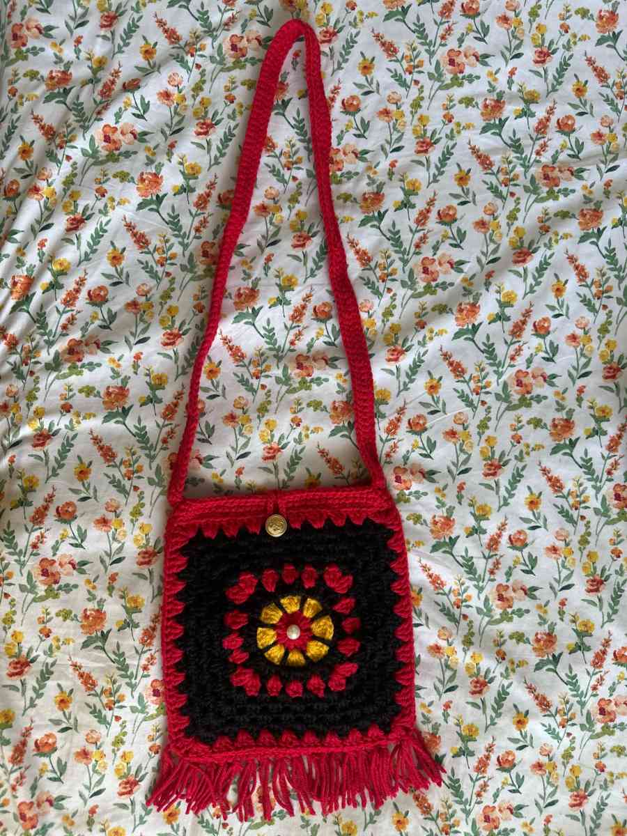 3 different color Handmade yarn crossbody long side bag - Columbia, South Carolina - FleaMarketBay
