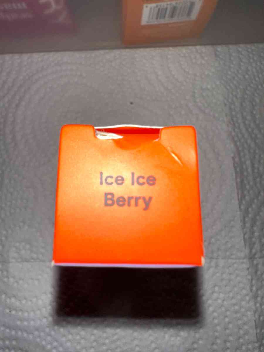 Kulfi Main Match Concealer in Ice Ice Berry - Round Lake, Illinois - FleaMarketBay