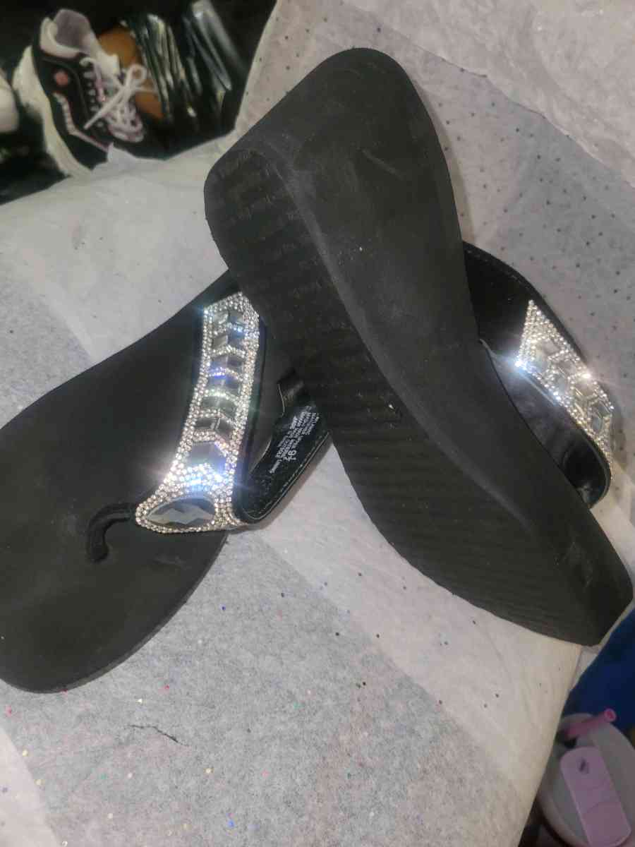 Summer  Flip Flops - Allamuchy, New Jersey - FleaMarketBay