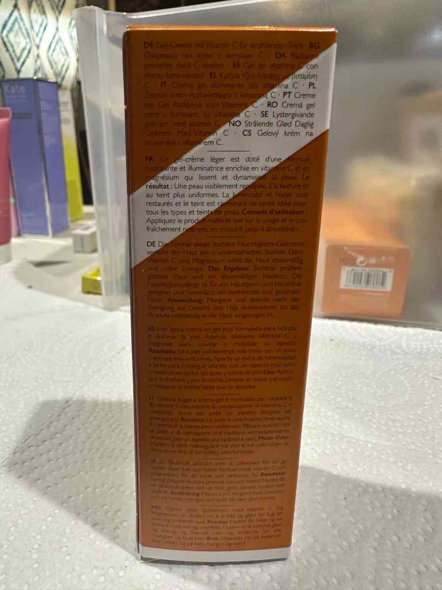 REN Clean Skincare Glow Daily Vitamin C Gel Cream - Round Lake, Illinois - FleaMarketBay