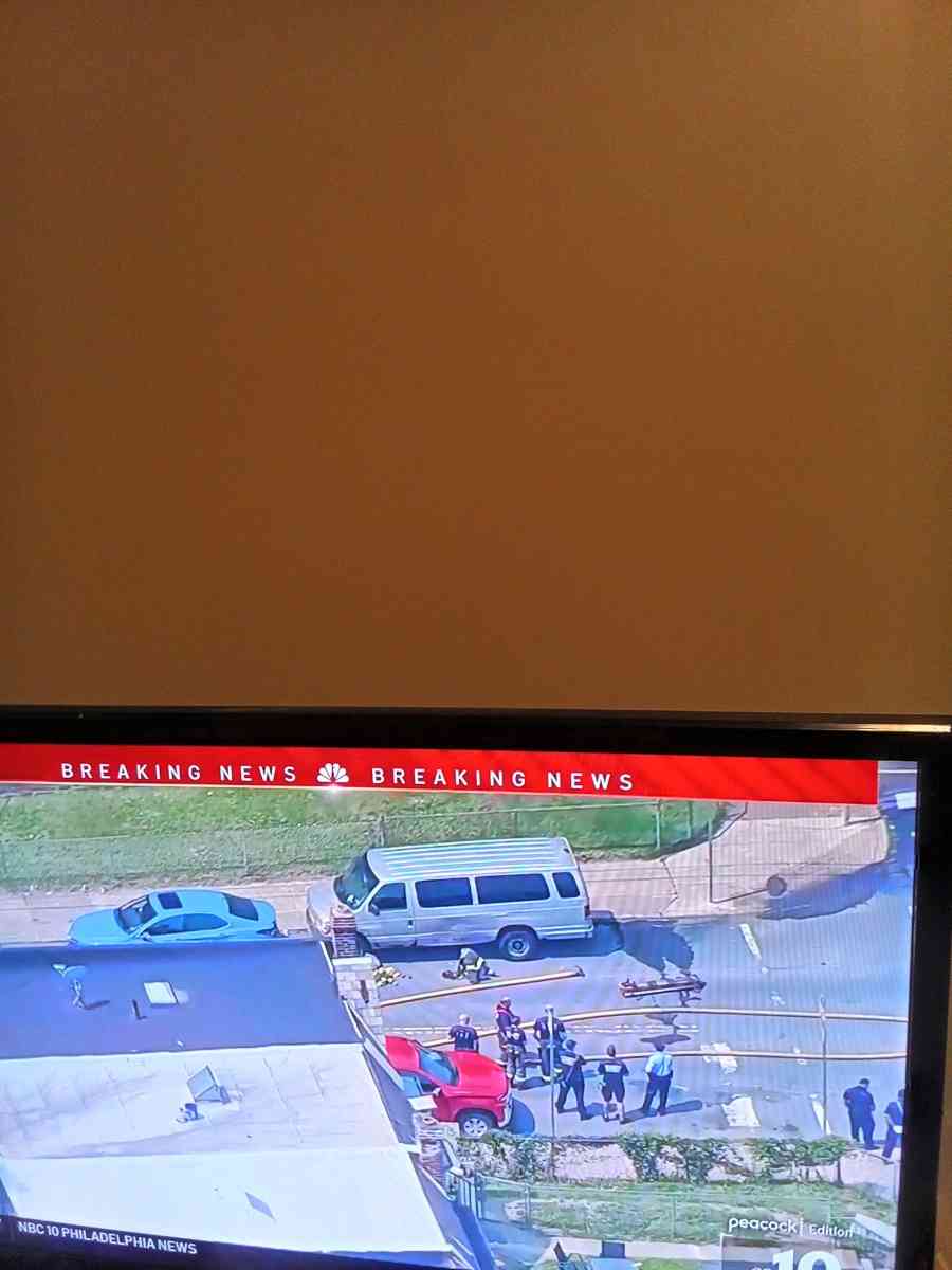 Roku color TV - Philadelphia, Pennsylvania