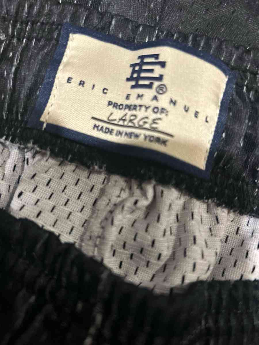 SIZE LARGE SHORTS FOR MEN send me offers - Jamaica, New York - FleaMarketBay