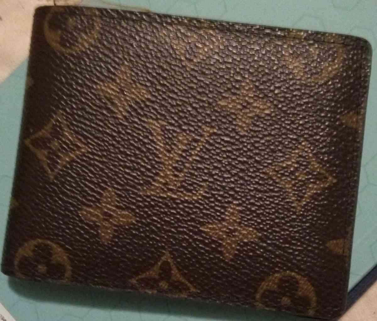 Wallet - Shelbyville, Tennessee - FleaMarketBay