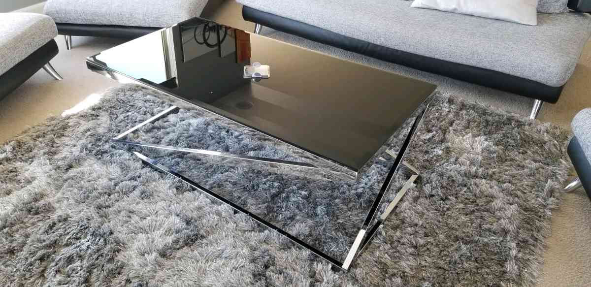 Living Room 5 Pc Set - Houston, Texas - FleaMarketBay