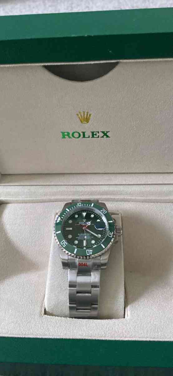 Rolex Submariner Hulk 116610LV  Discontinued Model  Full Set - Port Arthur, Texas