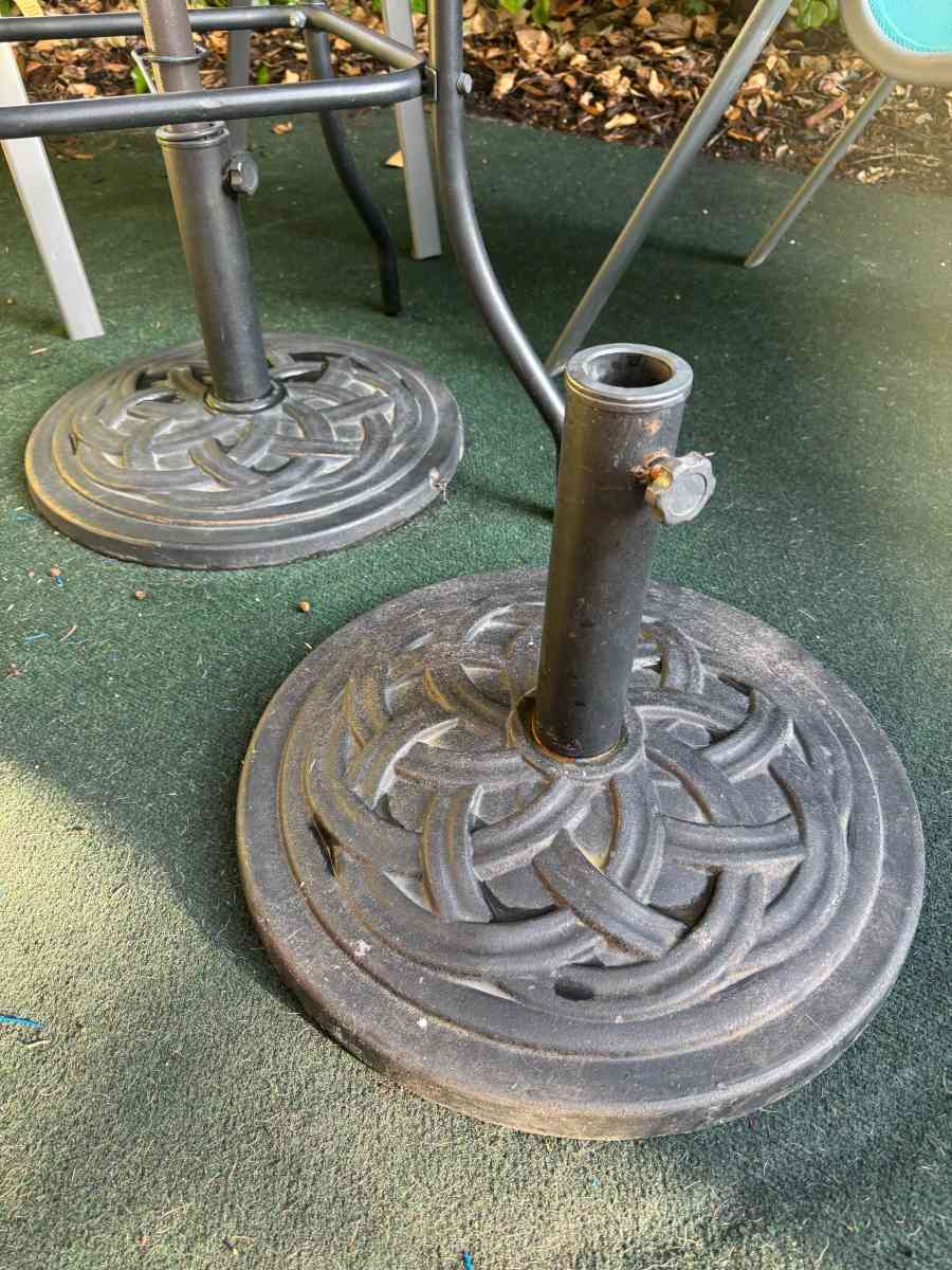 Complete Patio Set - Valley Village, California - FleaMarketBay