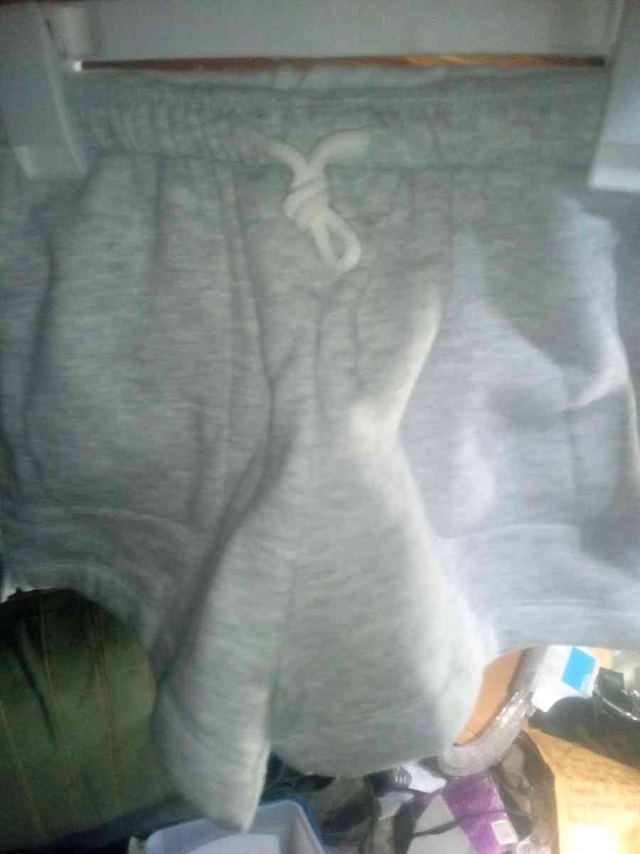 sweat shorts - Hinkley, California - FleaMarketBay