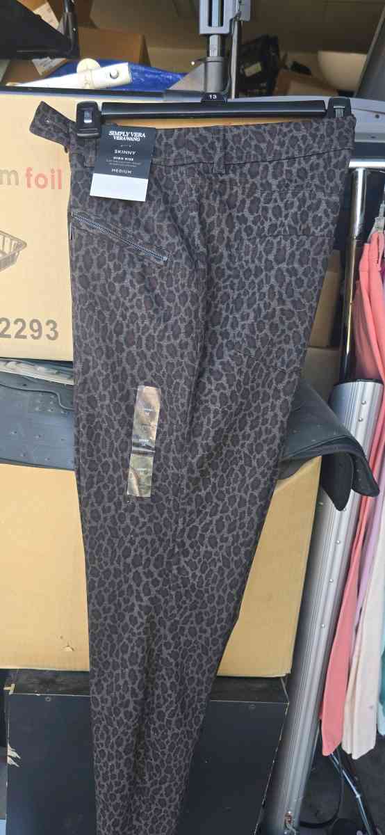 womens pants - Las Vegas, Nevada - FleaMarketBay