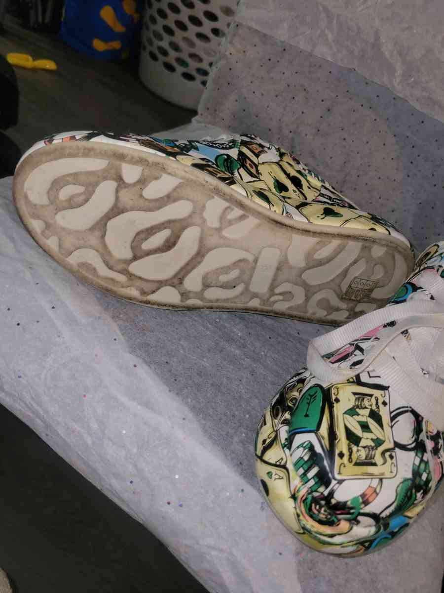 Green design Sneaker - Allamuchy, New Jersey - FleaMarketBay