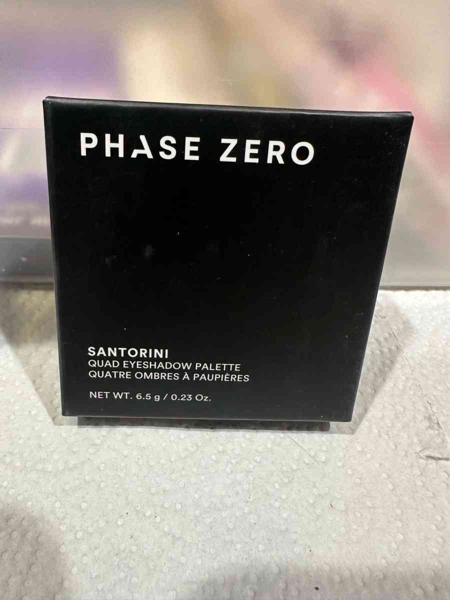 Phase Zero Santorini Quad Eyeshadow Palette - Round Lake, Illinois