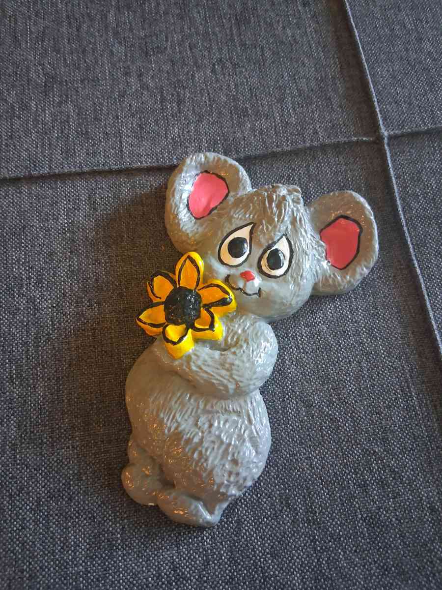 mouse hanging - Comstock, Michigan