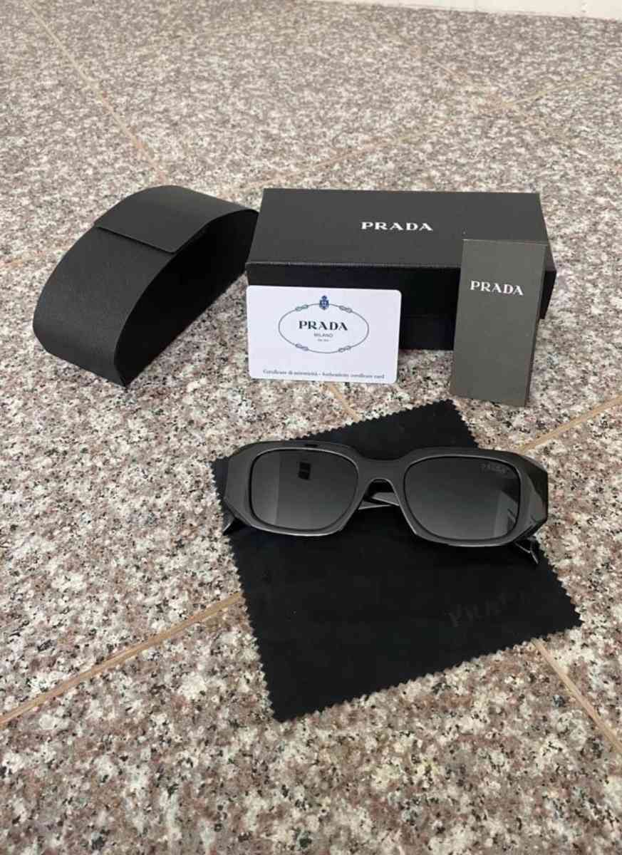 Prada Unisex Shades PR17WS - Arlington, Texas - FleaMarketBay