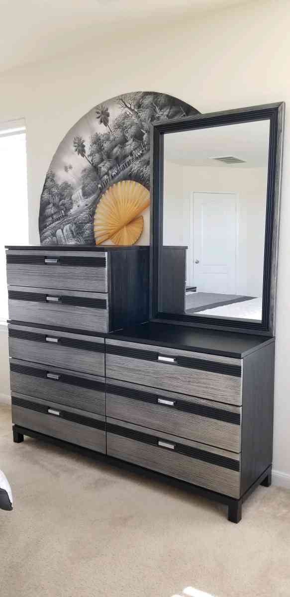 BlackGray all wood 8 Pc King Panel Bed Mattress Included - Houston, Texas - FleaMarketBay