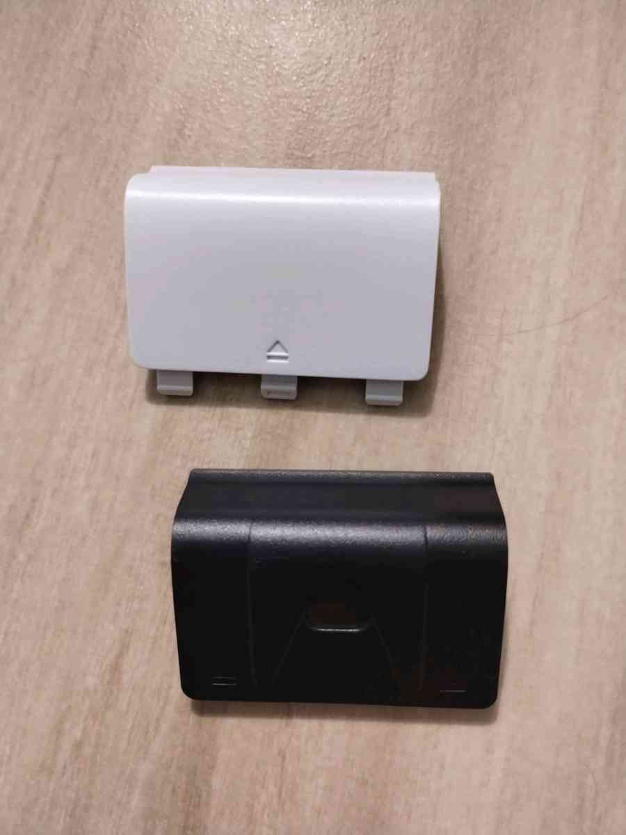 Lot of 3 Xbox One Controllers - North Port, Florida - FleaMarketBay