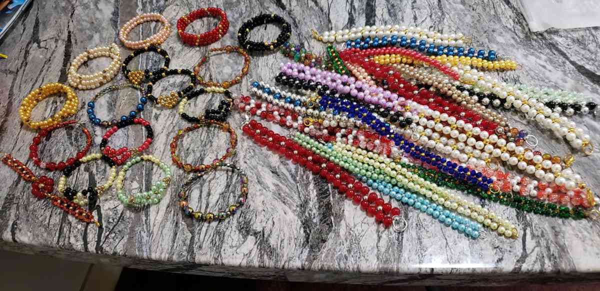 Bracelets for women - Philadelphia, Pennsylvania - FleaMarketBay