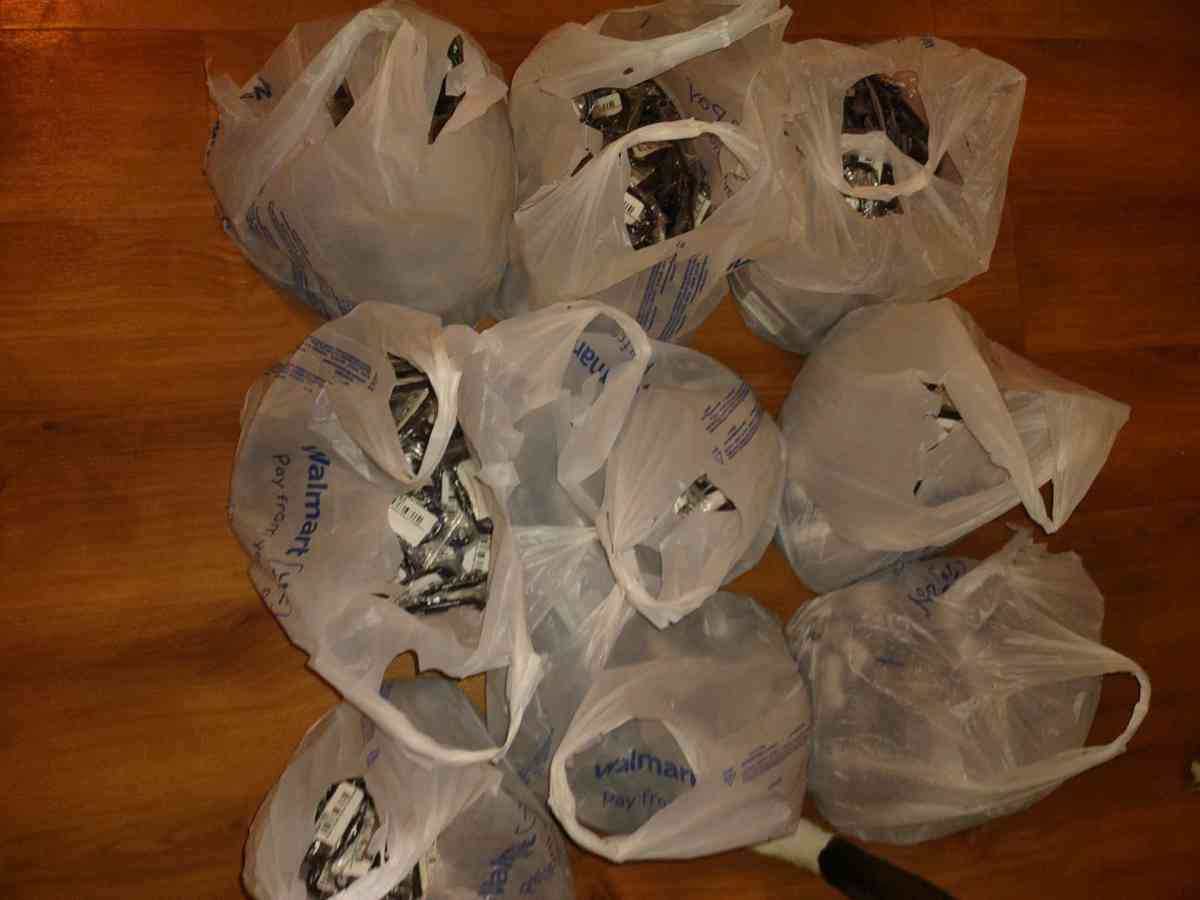 carabiners - San Antonio, Texas - FleaMarketBay