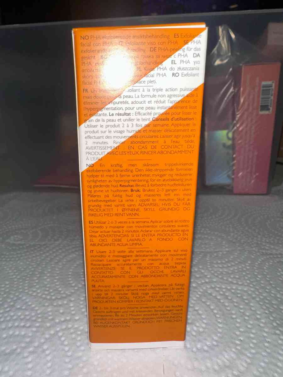 REN Clean Skincare PHA exfoliating facial - Round Lake, Illinois - FleaMarketBay