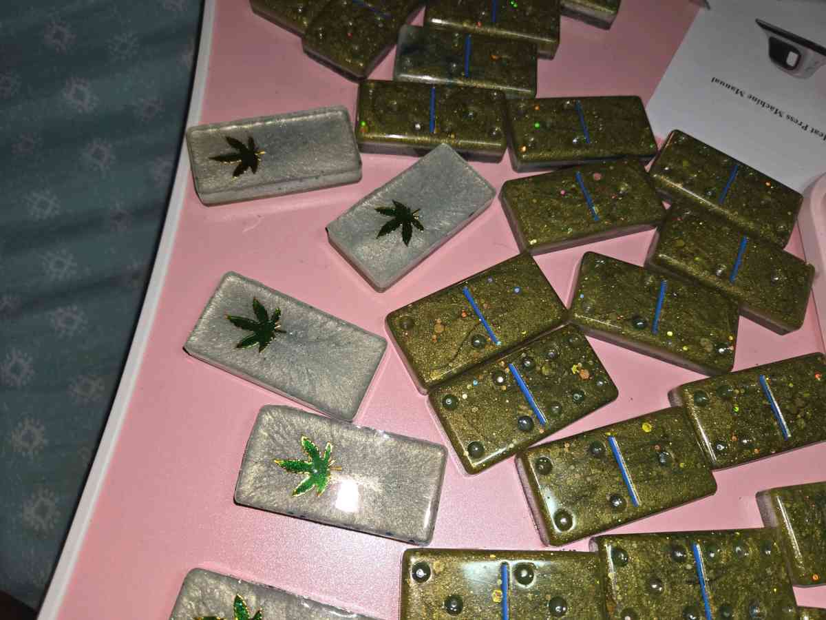 resin custom art - Caldwell, Texas - FleaMarketBay