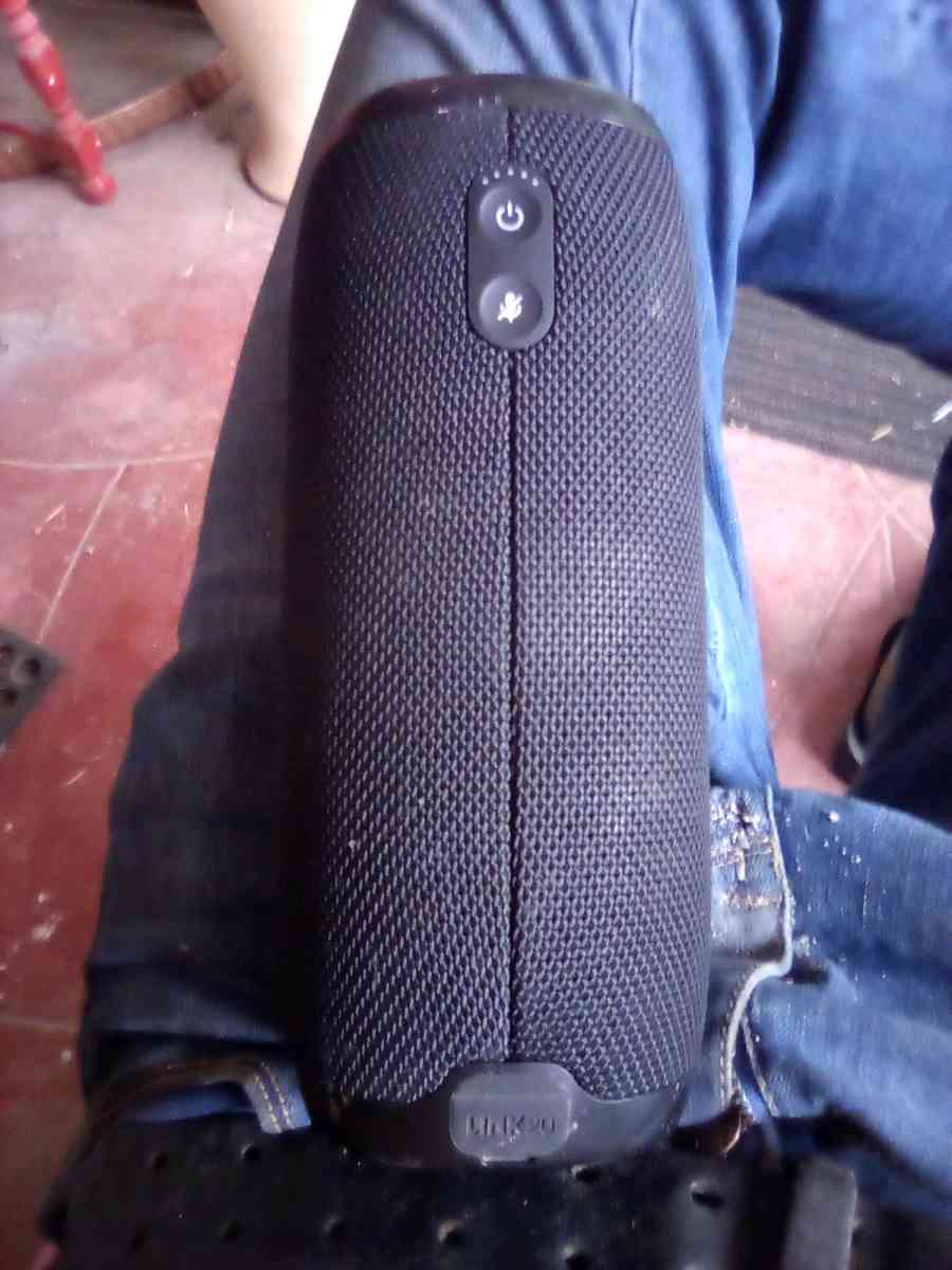 JBL link 20 Bluetooth speaker - Sacramento, California - FleaMarketBay