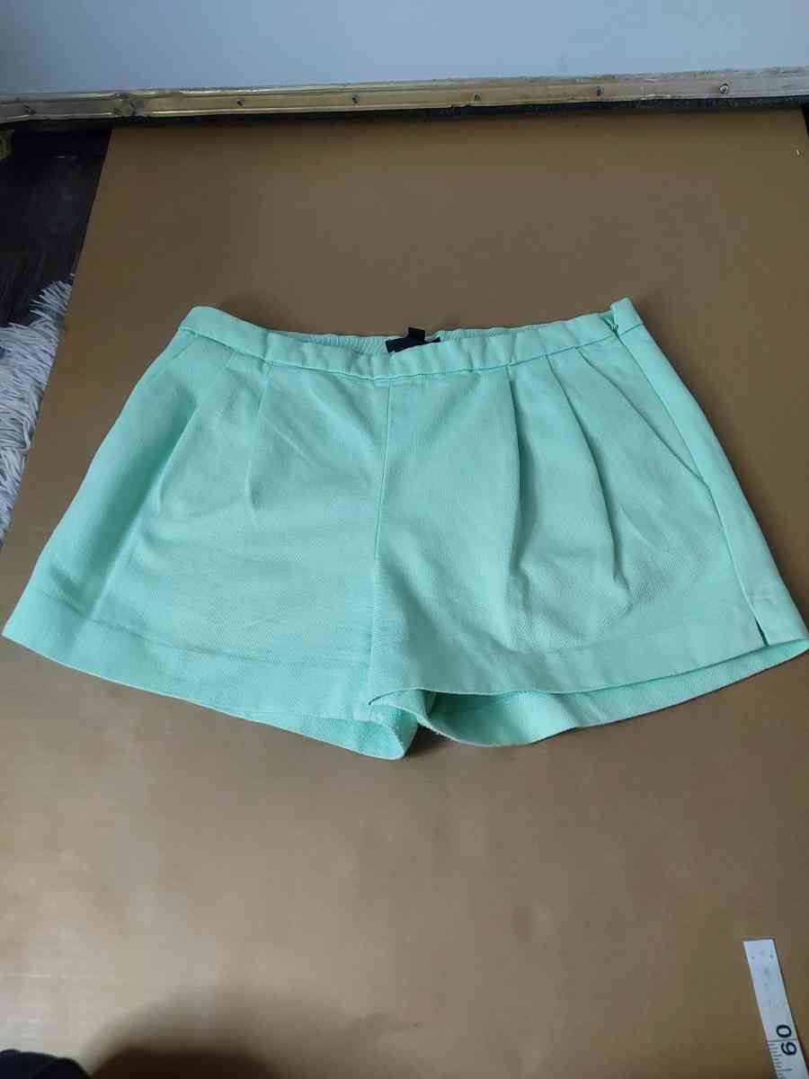 J Crew Mint Green Pleated Pique Cotton Shorts Size 2 Flaw - Atlanta, Georgia