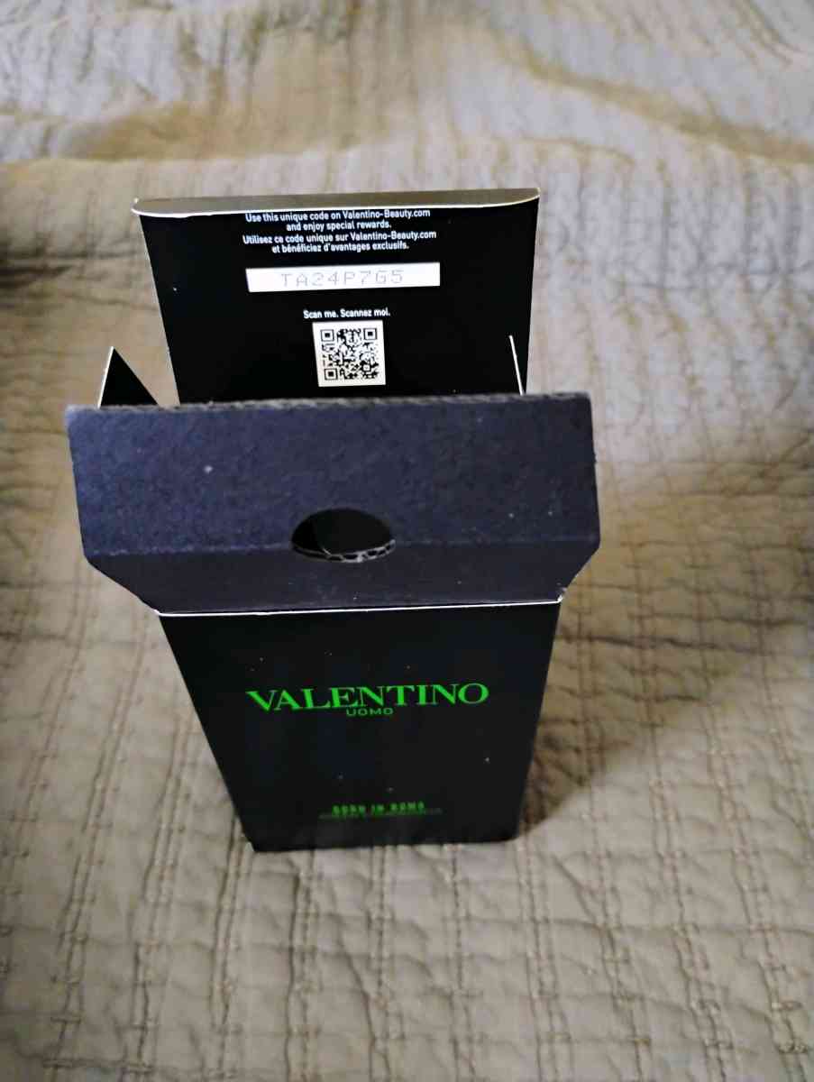 Valentino UOMO Born in roma - Dallas, Texas - FleaMarketBay