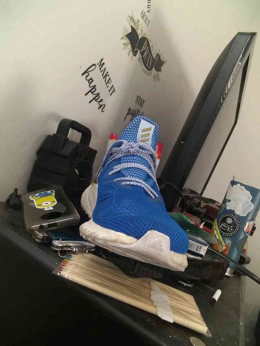 Adidas shoes - Arizona City, Arizona - FleaMarketBay