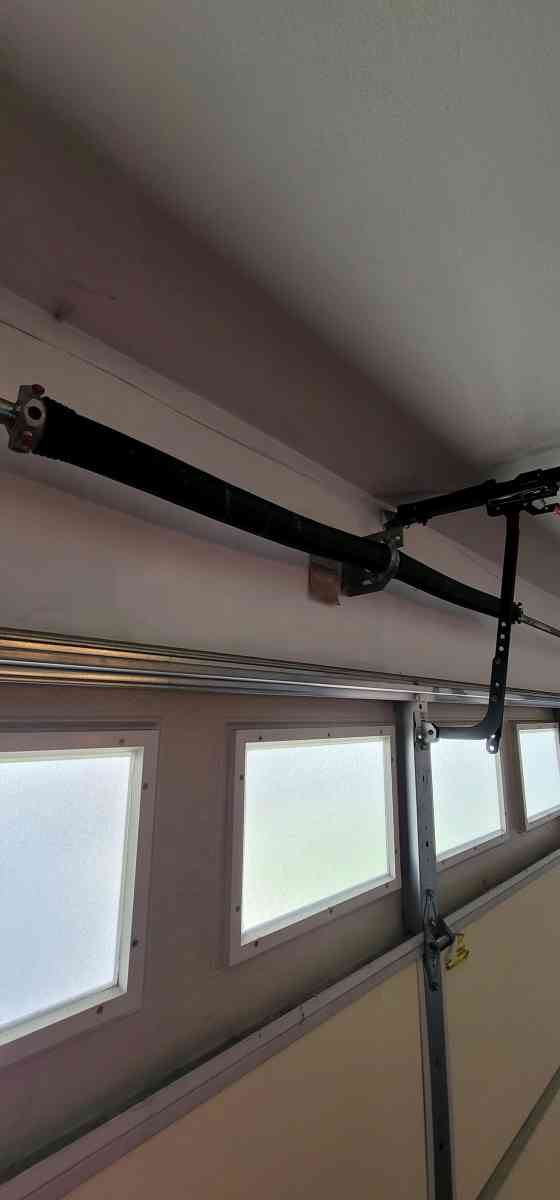 garage door repair - Palmdale, California - FleaMarketBay