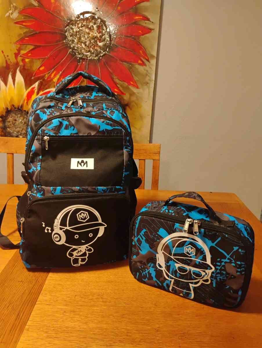 mochila con lonchera