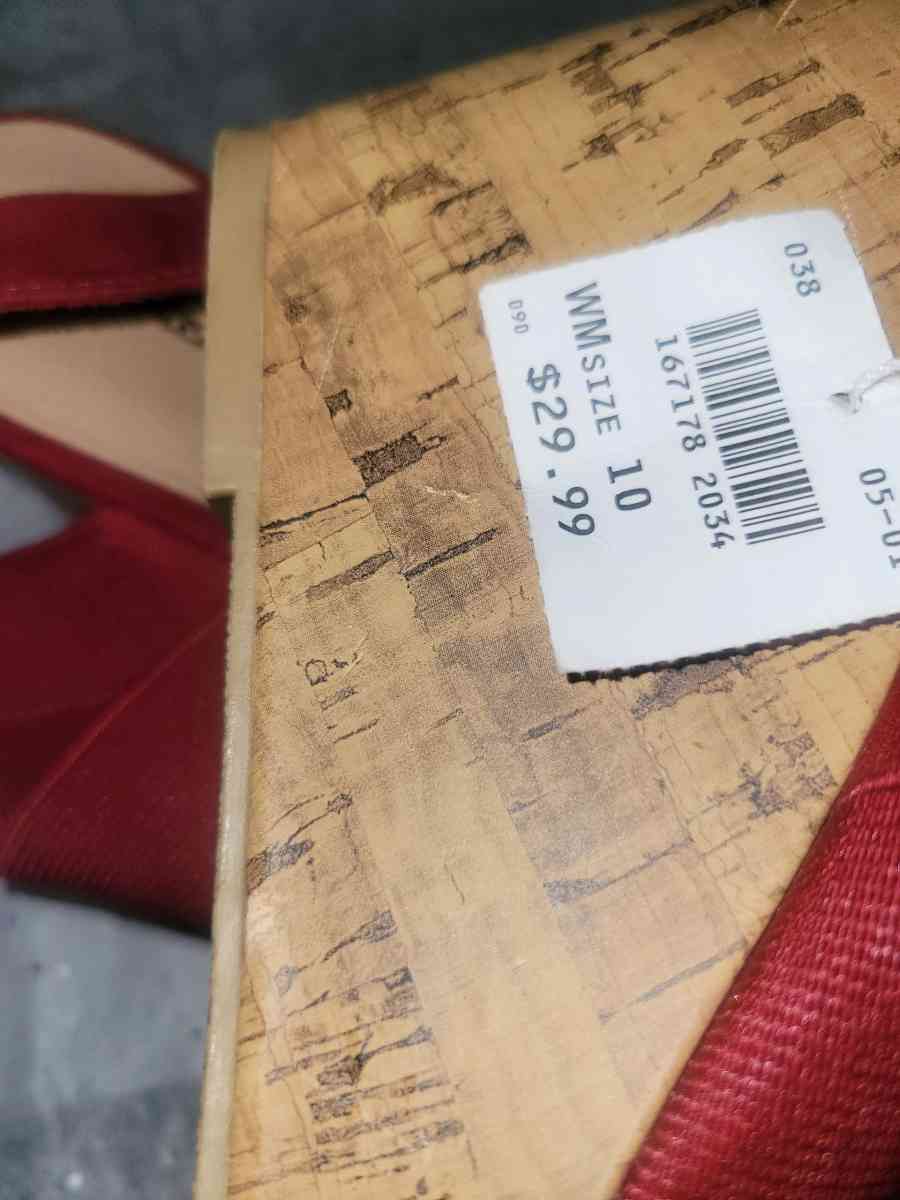 CANDY APPLE RED WEDGES - Allamuchy, New Jersey - FleaMarketBay