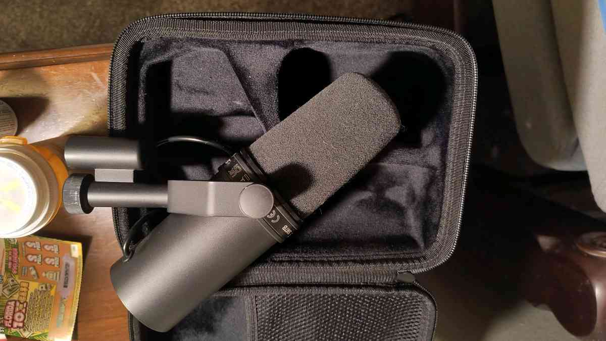 SHIRE SM7B - Tampa, Florida - FleaMarketBay