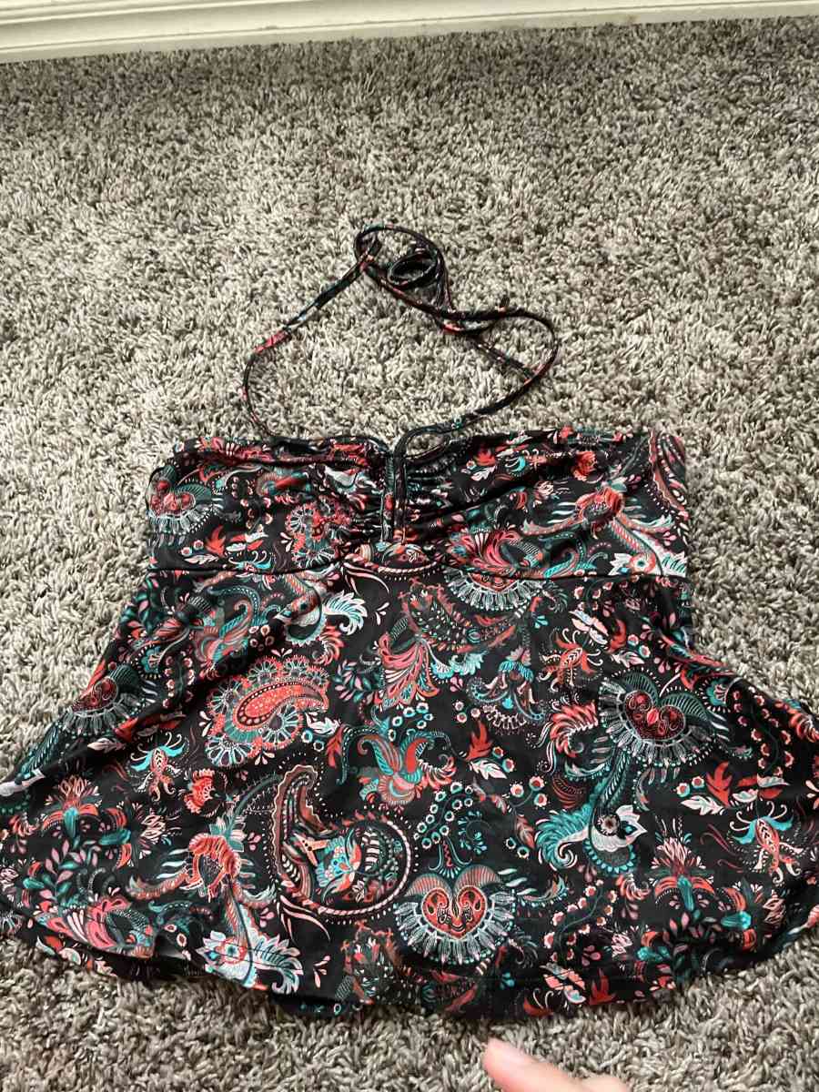 Summer Tank size small - Yukon, Oklahoma