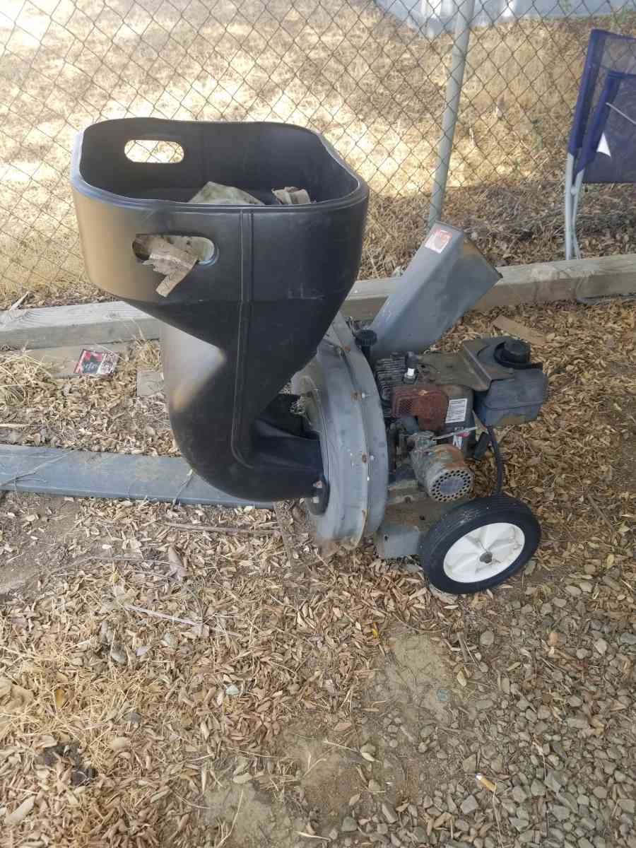 Grinder for mulch - Perris, California