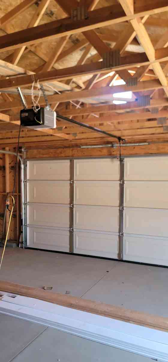 garage door repair - Palmdale, California - FleaMarketBay