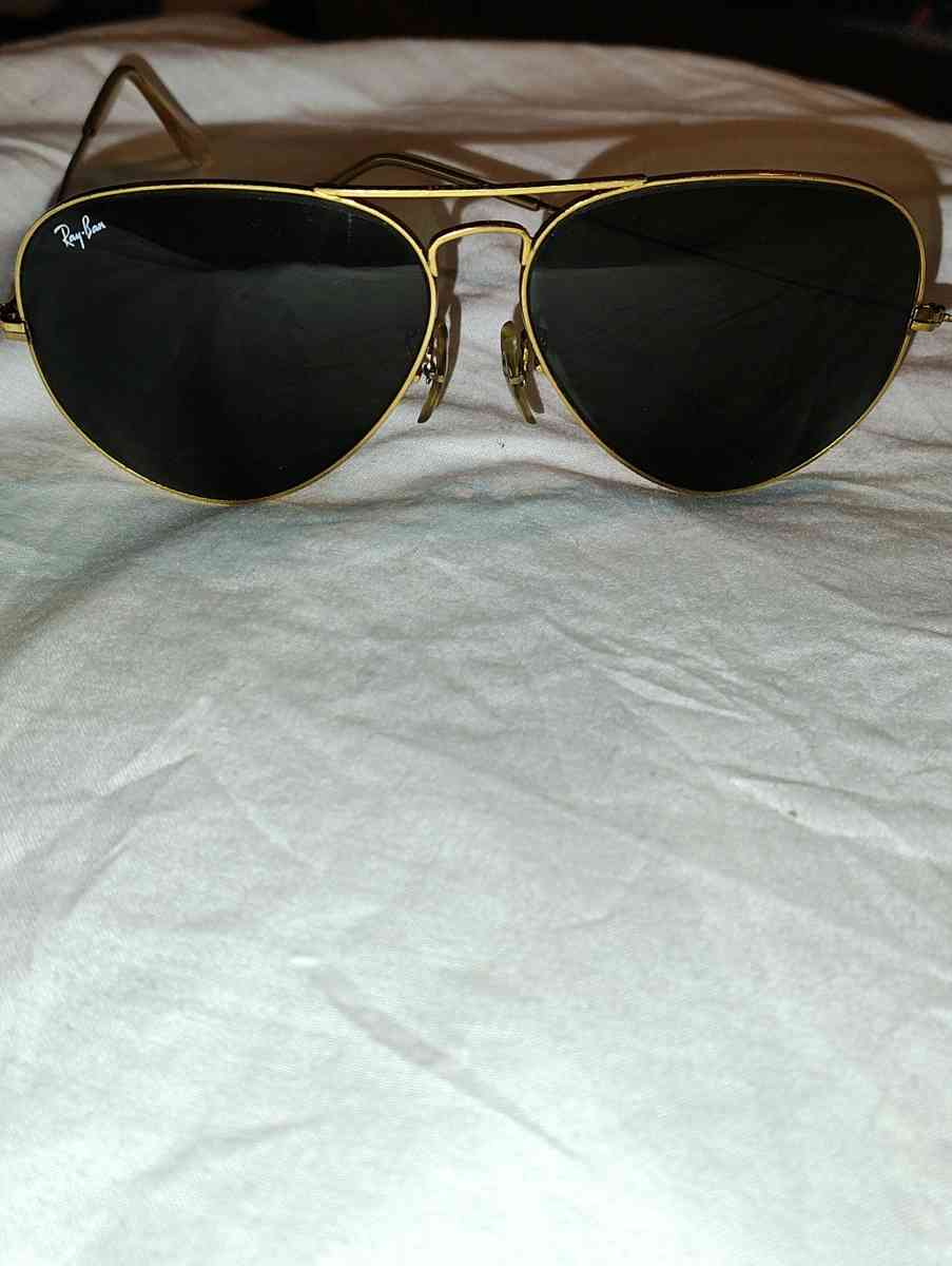 rayban Aviator Gold sunglasses - Cleveland, Texas