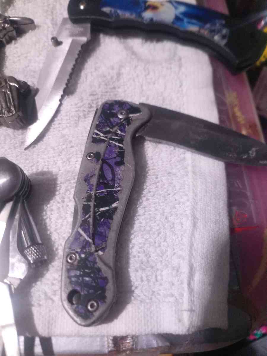 8 mixed knives - Oklahoma City, Oklahoma - FleaMarketBay