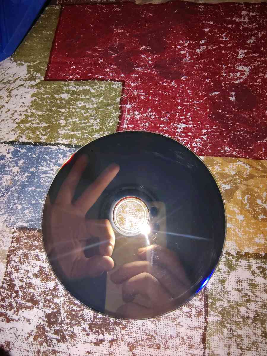 NBA 2k17 PS4 Disk and case like new Paul George smoke free h - Scottsburg, Indiana - FleaMarketBay