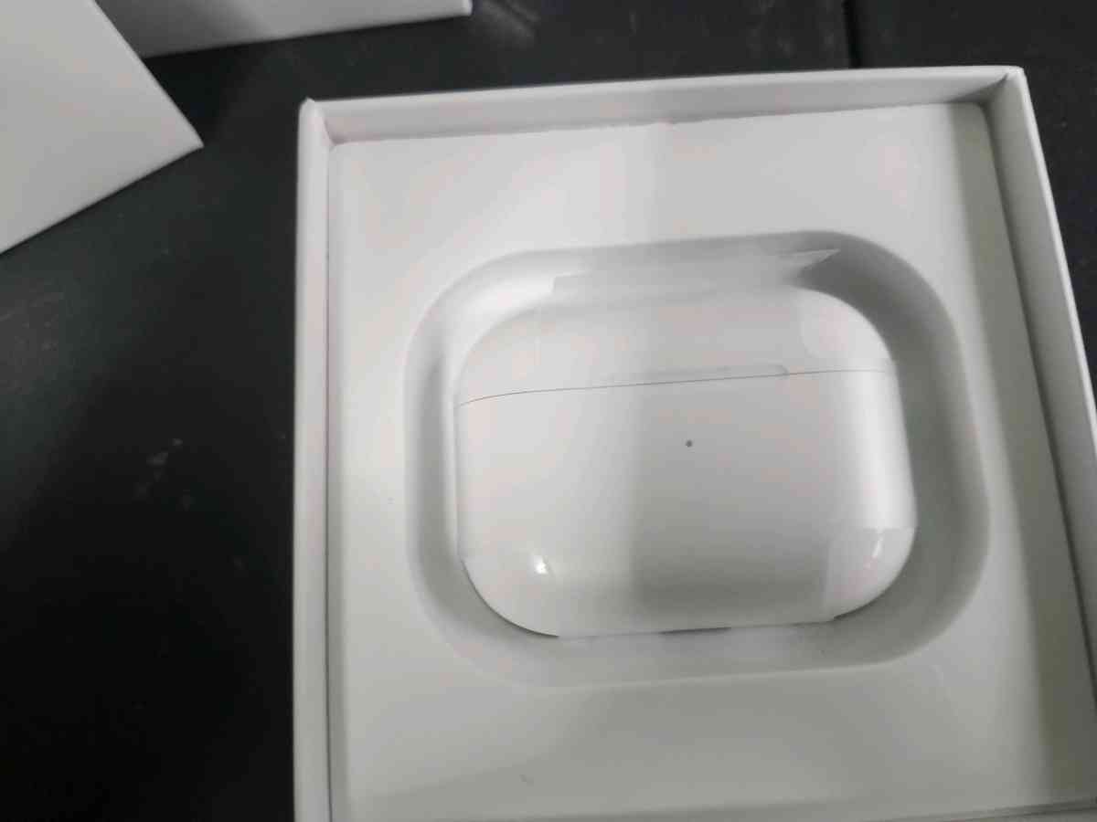 Apple Airpods pro gen 2 - New York, New York - FleaMarketBay