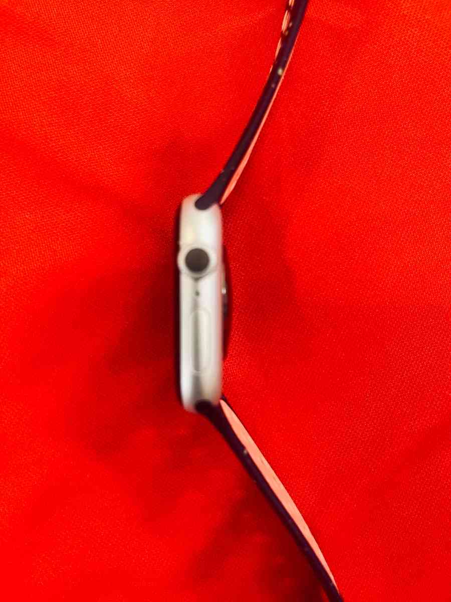 Apple Watch series 10 - Charlotte, North Carolina - FleaMarketBay